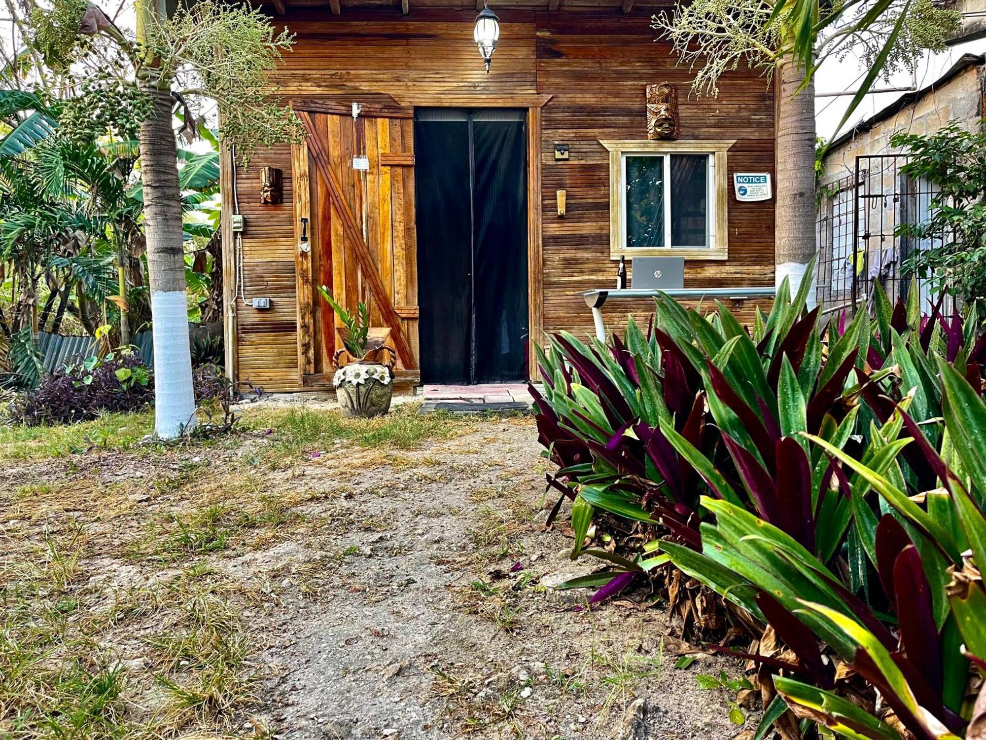 Casa Ricky'S Hostel Orange Walk Екстериор снимка