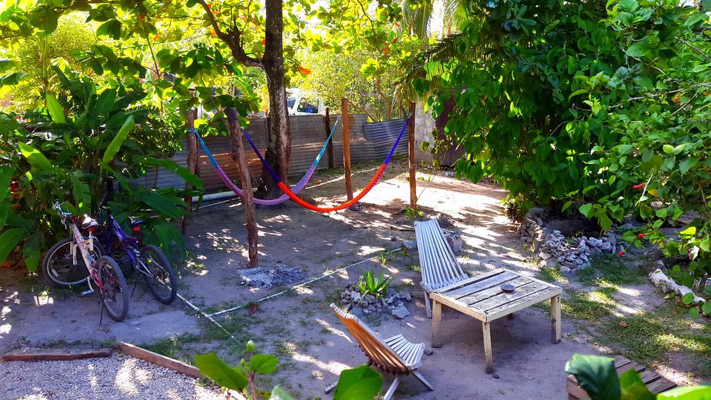 Casa Ricky'S Hostel Orange Walk Екстериор снимка