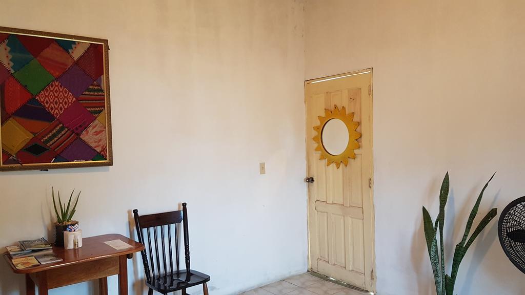 Casa Ricky'S Hostel Orange Walk Екстериор снимка