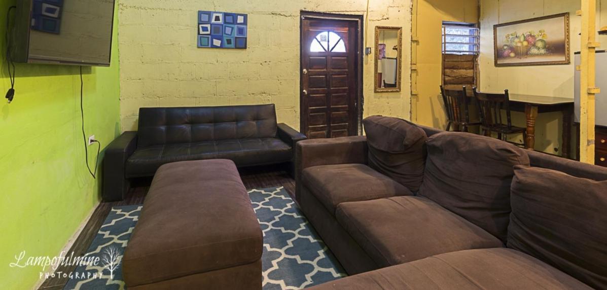 Casa Ricky'S Hostel Orange Walk Екстериор снимка