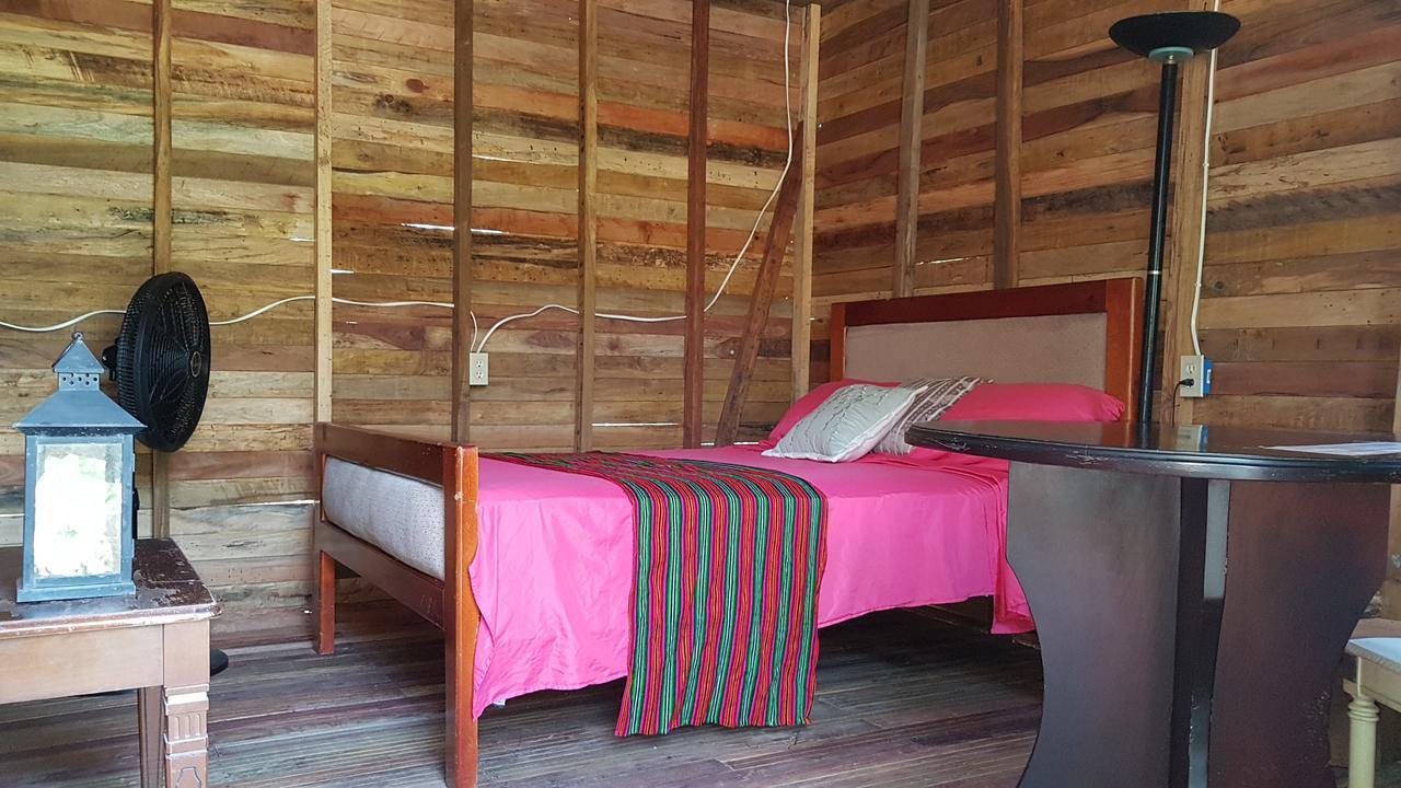 Casa Ricky'S Hostel Orange Walk Екстериор снимка