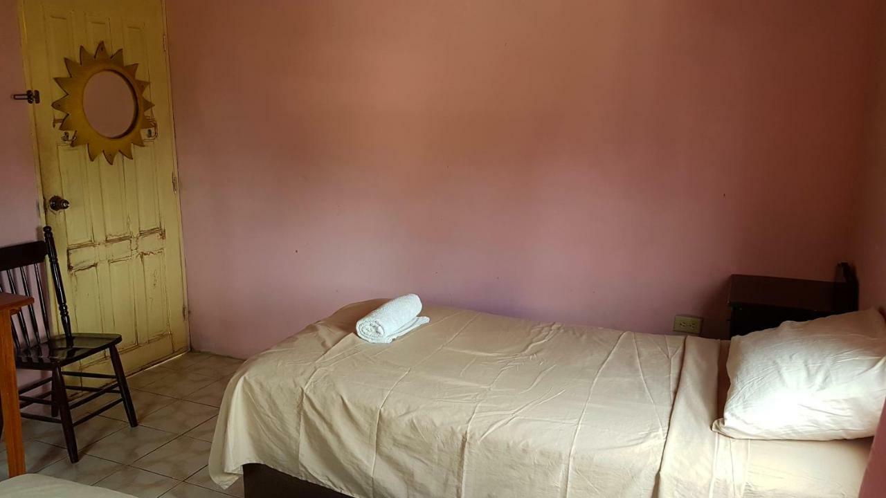 Casa Ricky'S Hostel Orange Walk Екстериор снимка